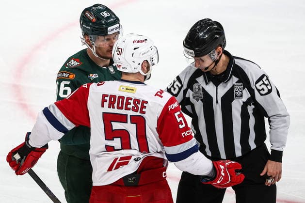RUSSIA, KAZAN - MAY 21, 2026: Ak Bars Kazan s Nikita Lyamkin and Lokomotov Yaroslavl s Byron Froese (L-R) in Leg 6 of the 2025 26 Kontinental Hockey League Gagarin Cup final playoff tie between Ak Bars Kazan and Lokomotiv Yaroslavl at Tatneft Arena. Yegor Aleyev TASS  92841740