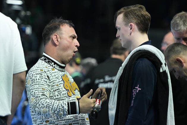 21.05.2026, xlakx, Handball Daikin HBL, Fuechse Berlin - TSV Hannover-Burgdorf v.l. Bob Hanning (Fuechse Berlin Geschaeftsfuehrer), Tobias Grondahl (Fuechse Berlin) gibt Anweisungen, gestikuliert mit den Armen, gesticulate, gives instructions Berlin