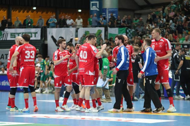 Handball DAIKIN HBL, SC DHfK Leipzig - MT Melsungen; 21.05.2026 Das Team der MT Melsungen freut sich über den Sieg. Handball, DAIKIN HBL, 1. Bundesliga, Saison 2025 2026, 32. Spieltag: SC DHfK Leipzig vs. MT Melsungen am 21.05.2026 in der Quarterback Immobilien Arena Leipzig. Copyright: xBEAUTIFULxSPORTS JanxKaeferx