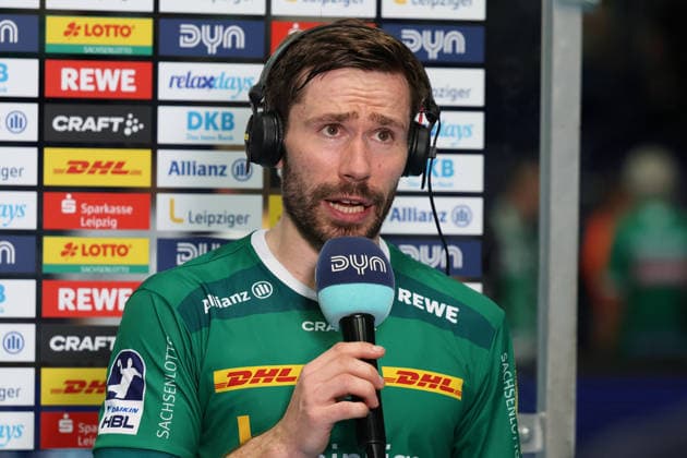 Deutschland: Handballbundesliga 2025 - 2026, 32. Spieltag - SC DHfK Leipzig gegen MT Melsungen, Quarterback Immobilien Arena (Leipzig): Lukas Binder (SC DHfK Leipzig, 11) Trauer, Enttäuschung, Frust, im TV Interview nach der Patrie Copyright: xLucasxWalterx