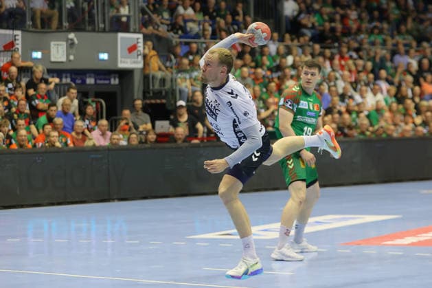 21.05.2026, xtgx, Handball, Daikin HBL, SC Magdeburg - SG Flensburg Handewitt v.l. Simon Pytlick (Flensburg, 2) wirft Tor, Torschuetze, erzielt Tor, Treffer, scores the goal Magdeburg