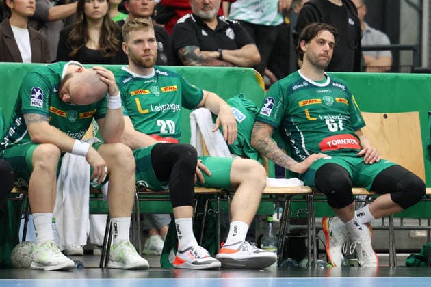 Deutschland: Handballbundesliga 2025 - 2026, 32. Spieltag - SC DHfK Leipzig gegen MT Melsungen, Quarterback Immobilien Arena (Leipzig): Dean Bombac (SC DHfK Leipzig, 67) Trauer, Enttäuschung, Frust Copyright: xLucasxWalterx