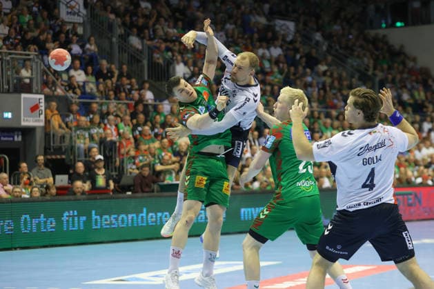 21.05.2026, xtgx, Handball, Daikin HBL, SC Magdeburg - SG Flensburg Handewitt v.l. Simon Pytlick (Flensburg, 2) wirft Tor, Torschuetze, erzielt Tor, Treffer, scores the goal Magdeburg