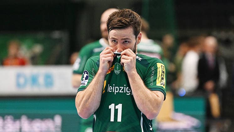 Handball-Bundesliga, Saison 2025 2026, 32. Spieltag, SC DHfK Leipzig vs. MT Melsungen (21.05.2026) Enttäuschung bei Spielern aus Leipzig nach der Niederlage im Handball-Bundesliga-Spiel DHfK Leipzig gegen MT Melsungen (21.05.2026). Zu sehen Lukas Binder (Außen Außenbahnspieler DHfK Leipzig, Rückennumer 11). Leipzig Sachsen Deutschland QUARTERBACK Immobilien Arena Am Sportforum 2