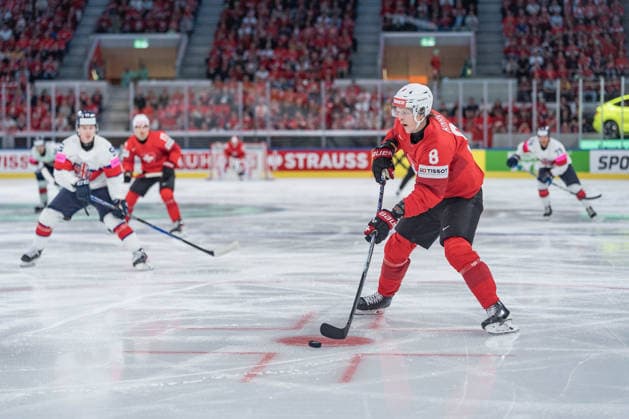 21 05 2026, Zurich, Swiss Life Arena, Ice hockey, Eishockey World Championships: Switzerland - Great Britain, 8 Simon Knak (Switzerland) Zurich Swiss Life Arena Zurich Switzerland Copyright: xJustPictures.ch StefanxEmchx jp-de-StEm-DSC0011920260521