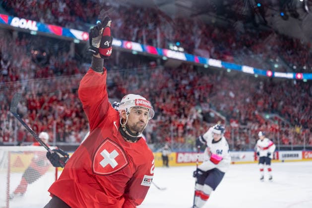 21 05 2026, Zurich, Swiss Life Arena, Ice hockey, Eishockey World Championships: Switzerland - Great Britain, Torjubel zum 1:0 22 Nino Niederreiter (Switzerland) Zurich Swiss Life Arena Zurich Switzerland Copyright: xJustPictures.ch StefanxEmchx jp-de-StEm-DSC0029420260521
