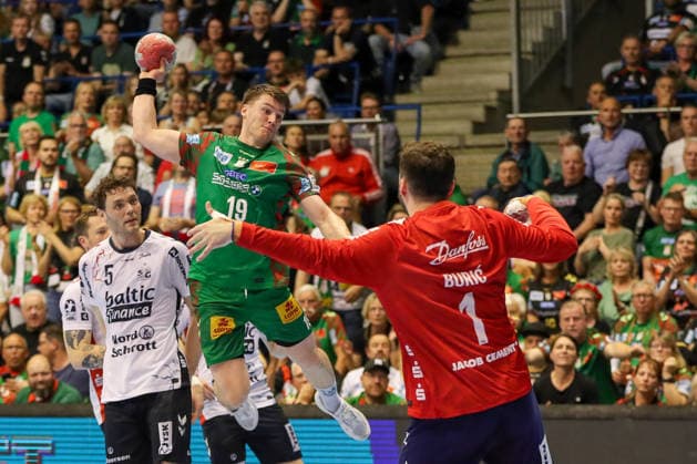 21.05.2026, xgox, Handball - Daikin HBL SC Magdeburg - SG Flensburg-Handewitt emspor, v.l. Elvar Oern Jonsson (Magdeburg, 19) wirft Tor, Torschuetze, erzielt Tor, Treffer, scores the goal Magdeburg