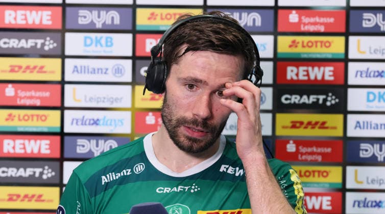 Leipzig, 21.05.2026, Arena Leipzig, Handball, Bundesliga, 32.Spieltag , SC DHfK Leipzig vs. MT Melsungen 27:33 (12:13), Im Bild; Enttäuschung bei Leipzig. Lukas Binder (11, Leipzig). , Nur zur redaktionellen Nutzung. Only editorial use. , DHB HBL regulations prohibit any use of photographs as image sequences and or quasi-video. ,