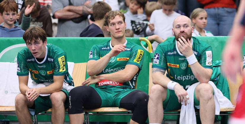 Leipzig, 21.05.2026, Arena Leipzig, Handball, Bundesliga, 32.Spieltag , SC DHfK Leipzig vs. MT Melsungen 27:33 (12:13), Im Bild; Enttäuschung bei Leipzig. Staffan Peter (18, Leipzig), Blaer Hinriksson (44, Leipzig), Moritz Preuss (24, Leipzig). , Nur zur redaktionellen Nutzung. Only editorial use. , DHB HBL regulations prohibit any use of photographs as image sequences and or quasi-video. ,