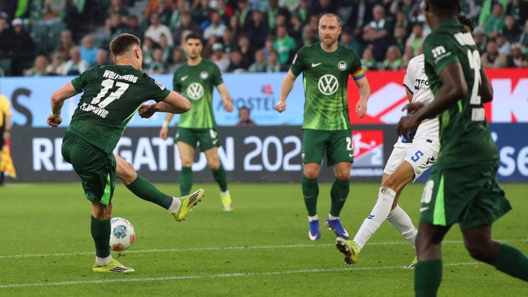 VfL vs. Paderborn, Relegation Wolfsburg, 21.05.2026, Fußball, Herren, Relegation, Saison 2025 2026, VfL Wolfsburg vs. SC Paderborn 07: Dzenan Pejcinovic (VfL Wolfsburg), (DFL DFB REGULATIONS PROHIBIT ANY USE OF PHOTOGRAPHS as IMAGE SEQUENCES and or QUASI-VIDEO) Volkswagen Arena Niedersachsen Deutschland