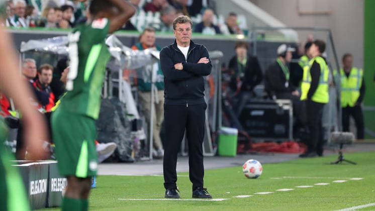 VfL vs. Paderborn, Relegation Wolfsburg, 21.05.2026, Fußball, Herren, Relegation, Saison 2025 2026, VfL Wolfsburg vs. SC Paderborn 07: Cheftrainer Dieter Hecking (VfL Wolfsburg) (DFL DFB REGULATIONS PROHIBIT ANY USE OF PHOTOGRAPHS as IMAGE SEQUENCES and or QUASI-VIDEO) Volkswagen Arena Niedersachsen Deutschland