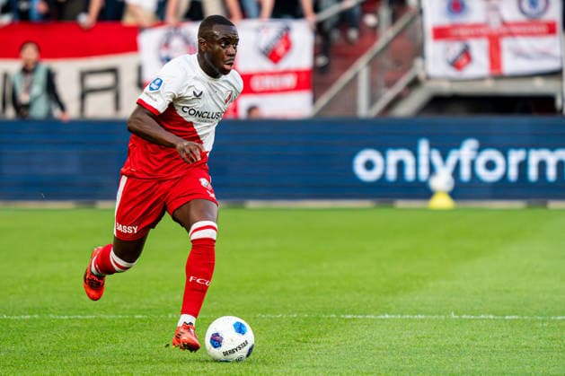 2026-05-21 FC Utrecht v SC Heerenveen - Dutch Eredivisie Conference League Play Offs Semi-Final UTRECHT, NETHERLANDS - MAY 21: Yoann Cathline of FC Utrecht dribbles during the Dutch Eredivisie Conference League Play Offs Semi-Final match between FC Utrecht and SC Heerenveen at Stadion Galgenwaard on May 21, 2026 in Utrecht, Netherlands. Utrecht Stadion Galgenwaard Netherlands Content not available for redistribution in The Netherlands directly or indirectly through any third parties. Copyright: xGabrielxCalvinoxAlonsox