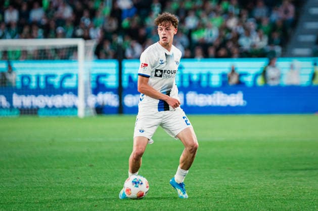 Relegation: VfL Wolfsburg vs. SC Paderborn, 21.05.2026 Ruben Müller (SC Paderborn 07, 2) am Ball; Fußball, 1. Bundesliga, Relegation, Hinspiel: VfL Wolfsburg vs. SC Paderborn am 21.05.2026 in der Volkswagen Arena, Wolfsburg DFL REGULATIONS PROHIBIT ANY USE OF PHOTOGRAPHS AS IMAGE SEQUENCES AND OR QUASI-VIDEO. Copyright: xBEAUTIFULxSPORTS Tonhäuserx