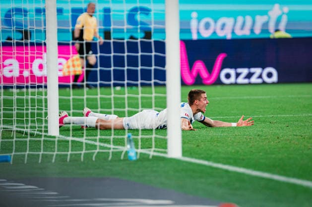 Relegation: VfL Wolfsburg vs. SC Paderborn, 21.05.2026 Filip Bilbija (SC Paderborn 07, 7) schreit, fordert einen Elfmeter; Fußball, 1. Bundesliga, Relegation, Hinspiel: VfL Wolfsburg vs. SC Paderborn am 21.05.2026 in der Volkswagen Arena, Wolfsburg DFL REGULATIONS PROHIBIT ANY USE OF PHOTOGRAPHS AS IMAGE SEQUENCES AND OR QUASI-VIDEO. Copyright: xBEAUTIFULxSPORTS Tonhäuserx