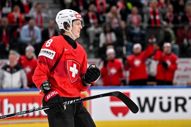 ZURICH, SWITZERLAND - MAY 21: Simon Knak of Switzerland celebrates his goal during the 2026 IIHF Ice hockey, Eishockey World Championship, WM, Weltmeisterschaft Switzerland game between Switzerland and Great Britain at Swiss Life Arena on May 21, 2026 in Zurich, Zurich. Zurich Swiss Life Arena Zurich Switzerland Copyright: xJustPictures.ch AndreaxBrancax jp-en-EuSpIm-JP7_ANB_Sui_GB_21052026_1219