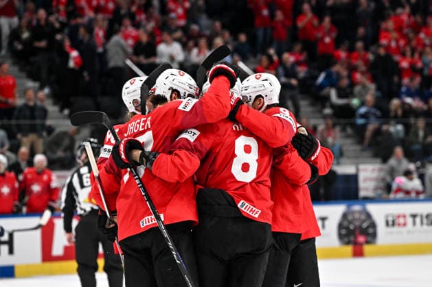 ZURICH, SWITZERLAND - MAY 21: Simon Knak of Switzerland C) celebrates his goal during the 2026 IIHF Ice hockey, Eishockey World Championship, WM, Weltmeisterschaft Switzerland game between Switzerland and Great Britain at Swiss Life Arena on May 21, 2026 in Zurich, Zurich. Zurich Swiss Life Arena Zurich Switzerland Copyright: xJustPictures.ch AndreaxBrancax jp-en-EuSpIm-JP7_ANB_Sui_GB_21052026_1288