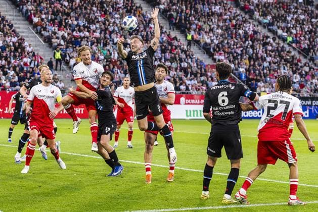 UTRECHT , 21-05-2026 , Stadion Galgenwaard , season 2025 2026 , play-offs for European football , Dutch football Eredivisie , match between Utrecht - Heerenveen , picture shows Utrecht player Yoann Cathline , Heerenveen player Vasileios Zagaritis , Heerenveen player Dylan Vente Utrecht - Heerenveen (play off)  x203868050x Copyright: