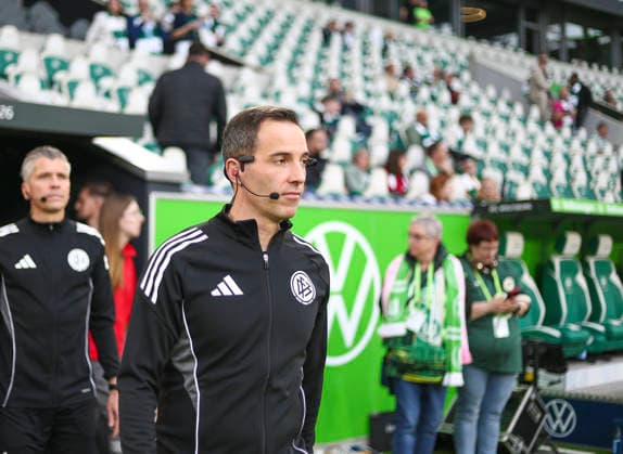 Deutschland: Relegation Bundesliga 2025 2026, Spiele Do, 21.05.2026 - VfL Wolfsburg vs SC Paderborn 07 - Volkswagen Arena (Wolfsburg): SchiedsrichterBenjamin Brand Wolfsburg Copyright: xAymanxAlahmedx
