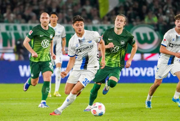 Deutschland: Relegation Bundesliga 2025 2026, Spiele Do, 21.05.2026 - VfL Wolfsburg vs SC Paderborn 07 - Volkswagen Arena (Wolfsburg): am Ball Stefano Marino (SC Paderborn 07, 30) Wolfsburg Copyright: xAymanxAlahmedx