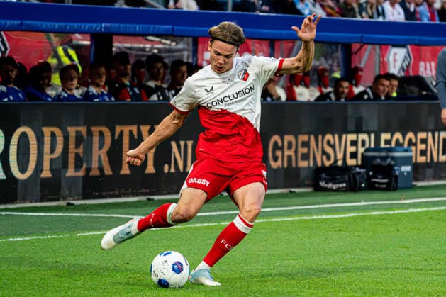 2026-05-21 FC Utrecht v SC Heerenveen - Dutch Eredivisie Conference League Play Offs Semi-Final UTRECHT, NETHERLANDS - MAY 21: Niklas Vesterlund of FC Utrecht shoots during the Dutch Eredivisie Conference League Play Offs Semi-Final match between FC Utrecht and SC Heerenveen at Stadion Galgenwaard on May 21, 2026 in Utrecht, Netherlands. Utrecht Stadion Galgenwaard Netherlands Content not available for redistribution in The Netherlands directly or indirectly through any third parties. Copyright: xGabrielxCalvinoxAlonsox