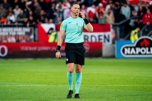 2026-05-21 FC Utrecht v SC Heerenveen - Dutch Eredivisie Conference League Play Offs Semi-Final UTRECHT, NETHERLANDS - MAY 21: referee Jannick van der Laan looks on during the Dutch Eredivisie Conference League Play Offs Semi-Final match between FC Utrecht and SC Heerenveen at Stadion Galgenwaard on May 21, 2026 in Utrecht, Netherlands. Utrecht Stadion Galgenwaard Netherlands Content not available for redistribution in The Netherlands directly or indirectly through any third parties. Copyright: xGabrielxCalvinoxAlonsox