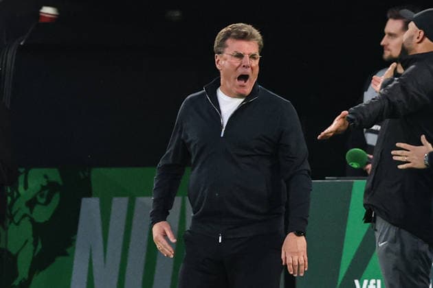 Trainer Dieter Hecking (VfL Wolfsburg) - Hinspiel Relegation 2026, 1. Fussball Bundesliga Saison 2025-2026 VfL Wolfsburg vs. SC Paderborn in der Volkswagen Arena in Wolfsburg - Fussball,Deutschland,Mann,Männer,21.05.2026