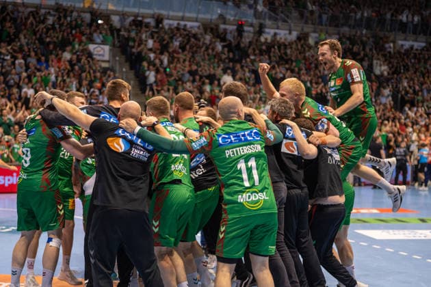 Deutschland: HBL DAIKIN Handball Bundesliga 2025 - 2026, 30. Spieltag - SC Magdeburg vs SG Flensburg Handewitt - GETEC Arena (Magdeburg): Deutscher Meister Meisterfeier Jubel Freude Emotionen nach dem Spiel Copyright: xTomxLauruschkatx