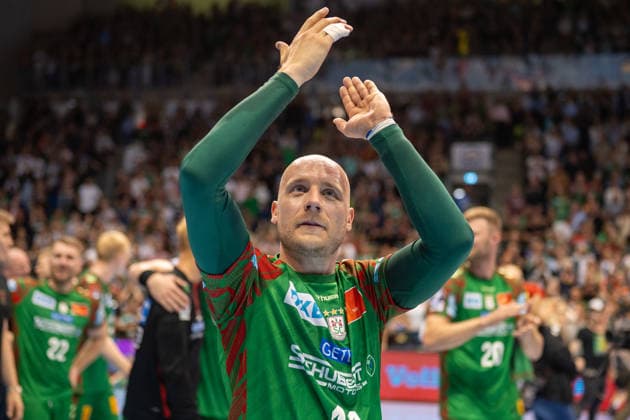 Deutschland: HBL DAIKIN Handball Bundesliga 2025 - 2026, 30. Spieltag - SC Magdeburg vs SG Flensburg Handewitt - GETEC Arena (Magdeburg): Daniel Pettersson (SC Magdeburg, 11) Deutscher Meister Meisterfeier Jubel Freude Emotionen nach dem Spiel Copyright: xTomxLauruschkatx