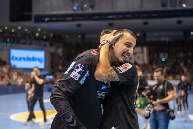 Deutschland: HBL DAIKIN Handball Bundesliga 2025 - 2026, 30. Spieltag - SC Magdeburg vs SG Flensburg Handewitt - GETEC Arena (Magdeburg): Sergey Hernandez Ferrer (SC Magdeburg, 1) Deutscher Meister Meisterfeier Jubel Freude Emotionen nach dem Spiel Copyright: xTomxLauruschkatx