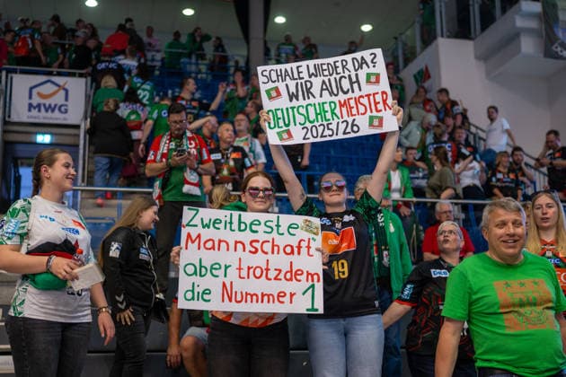 Deutschland: HBL DAIKIN Handball Bundesliga 2025 - 2026, 30. Spieltag - SC Magdeburg vs SG Flensburg Handewitt - GETEC Arena (Magdeburg): Deutscher Meister Meisterfeier Jubel Freude Emotionen nach dem Spiel Copyright: xTomxLauruschkatx