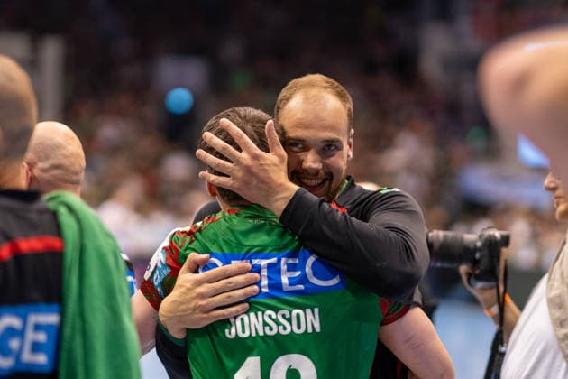 Deutschland: HBL DAIKIN Handball Bundesliga 2025 - 2026, 30. Spieltag - SC Magdeburg vs SG Flensburg Handewitt - GETEC Arena (Magdeburg): Tim Zechel (SC Magdeburg, 9) Deutscher Meister Meisterfeier Jubel Freude Emotionen nach dem Spiel Copyright: xTomxLauruschkatx
