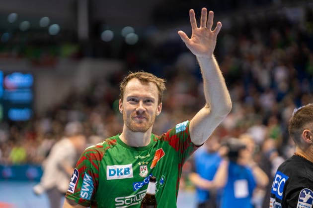 Deutschland: HBL DAIKIN Handball Bundesliga 2025 - 2026, 30. Spieltag - SC Magdeburg vs SG Flensburg Handewitt - GETEC Arena (Magdeburg): Felix Claar (SC Magdeburg, 7) Deutscher Meister Meisterfeier Jubel Freude Emotionen nach dem Spiel Copyright: xTomxLauruschkatx