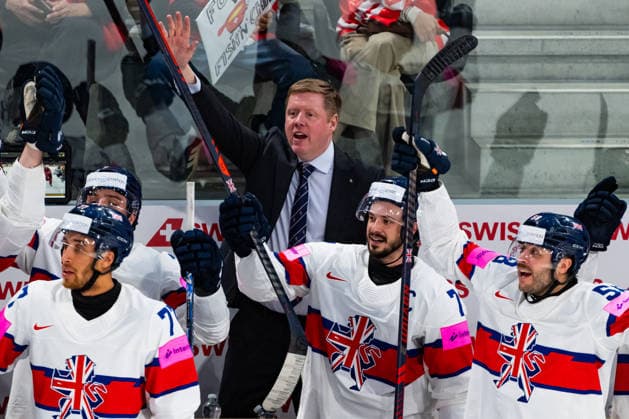 ZURICH, SWITZERLAND - MAY 21: Peter Russell (Great Britain, Head-Coach) demonstrating during the Preliminary Round - Group A Match 31 between Switzerland and Great Britain at the IIHF Ice hockey, Eishockey World Championship, WM, Weltmeisterschaft 2026, Swiss Life Arena on May 21, 2026 in Zurich, Switzerland. Zurich Switzerland Copyright: xTimoxSteinx