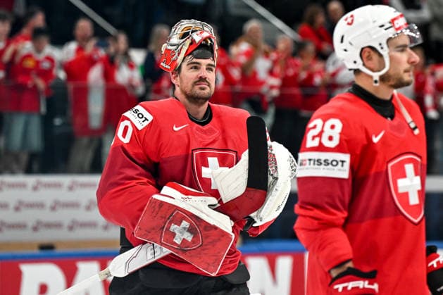 ZURICH, SWITZERLAND - MAY 21: goalkeeper Reto Berra of Switzerland celebrate the victory during the 2026 IIHF Ice hockey, Eishockey World Championship, WM, Weltmeisterschaft Switzerland game between Switzerland and Great Britain at Swiss Life Arena on May 21, 2026 in Zurich, Zurich. Zurich Swiss Life Arena Zurich Switzerland Copyright: xJustPictures.ch AndreaxBrancax jp-en-EuSpIm-JP7_ANB_Sui_GB_21052026_2196