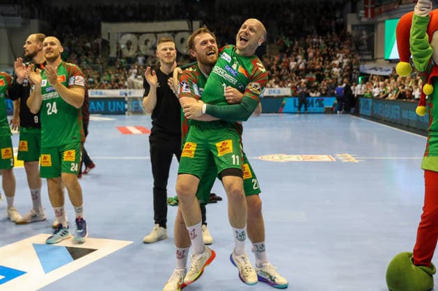 21.05.2026, xgox, Handball - Daikin HBL SC Magdeburg - SG Flensburg-Handewitt emspor, v.l. Albin Lagergren (Magdeburg, 21), Daniel Pettersson (Magdeburg, 11) Jubel ueber den Sieg, Jubel nach Spielende, Jubel zur deutschen Meisterschaft, Magdeburg