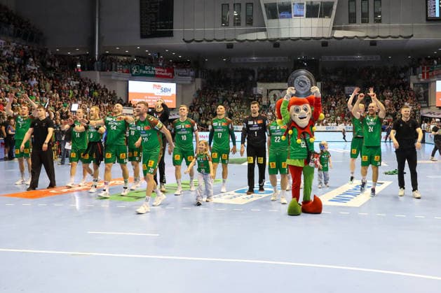21.05.2026, xgox, Handball - Daikin HBL SC Magdeburg - SG Flensburg-Handewitt emspor, v.l. Magdeburg Jubel ueber den Sieg, Jubel nach Spielende, Jubel zur deutschen Meisterschaft, Magdeburg