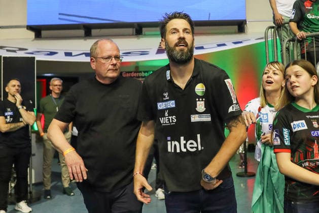 21.05.2026, xgox, Handball - Daikin HBL SC Magdeburg - SG Flensburg-Handewitt emspor, v.l. Marc Henrik Schmedt (Magdeburg, Geschaeftsfuehrer), Bennet Wiegert (Magdeburg, Trainer) Magdeburg