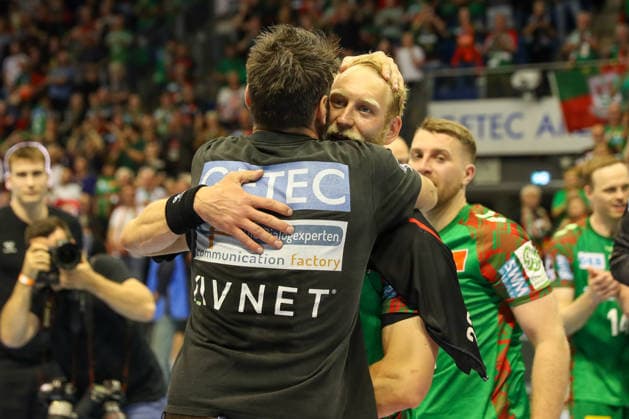 21.05.2026, xgox, Handball - Daikin HBL SC Magdeburg - SG Flensburg-Handewitt emspor, v.l. Bennet Wiegert (Magdeburg, Trainer) und Matthias Musche (Magdeburg, 6) Jubel ueber den Sieg, Jubel nach Spielende, Jubel zur deutschen Meisterschaft, Magdeburg