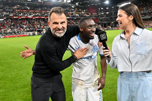 260521 KV Mechelen vs Club Brugg Head Coach Ivan Leko of Club Brugge and Carlos Forbs (9) of Club Brugge celebrate the title of champion after winning during the Jupiler Pro League season 2025 - 2026 matchday 9 game in the Champions Play offs between KV Mechelen and Club Brugge KV on May 21 , 2026 in Mechelen, Belgium. (Photo by David Catry Isosport) Mechelen Belgium  Copyright: xDavidxCatryx 20260521DC2_4210