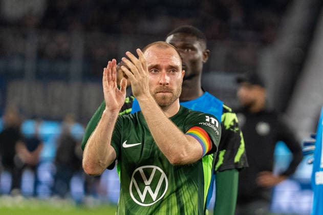 Deutschland: Fussball, Relegation 2026, Hinspiel, VfL Wolfsburg - SC Paderborn am 21.05. in Wolfsburg, Volkswagen Arena: Christian Eriksen (VfL Wolfsburg 24) Gestik nach dem Abpfiff Copyright: xSvenxHeidmannx