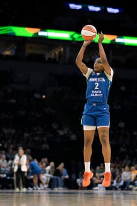 MINNEAPOLIS, MN - MAY 21: Minnesota Lynx forward Liatu King (2) hits a jump shot during the first half of a WNBA, Basketball Damen, USA game between the Minnesota Lynx and Toronto Tempo on May 21, 2026, at Target Center in Minneapolis MN. (Photo by Nick Wosika Icon Sportswire) WNBA: MAY 21 Toronto Tempo at Minnesota Lynx EDITORIAL USE ONLY Icon2026052102