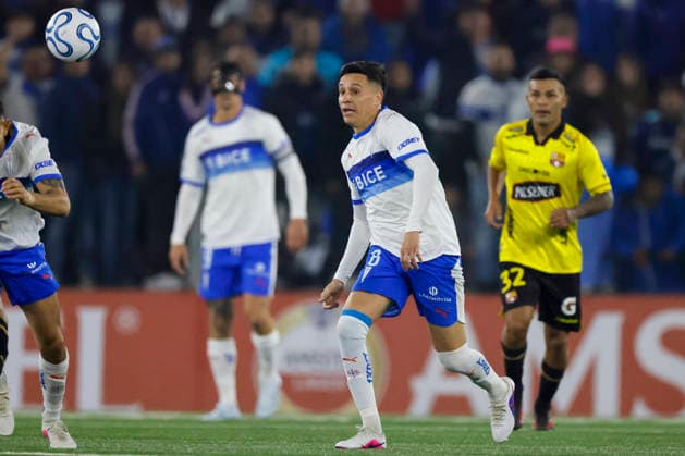 Futbol, Universidad Catolica vs Barcelona SC. Copa Libertadores 2026. El jugador de Universidad Catolica Fernando Zuqui es fotografiado durante el partido del grupo D de la Copa Libertadores contra Barcelona SC disputado en el Claro Arena de Santiago, Chile. 21 05 2026 Andres Pina Photosport Football, Universidad Catolica vs Barcelona SC. 2026 Copa Libertadores Championship. Universidad Catolica™s player Fernando Zuqui is pictured during a Copa Libertadores Championship, group D match against Barcelona SC at Claro Arena in Santiago, Chile. 21 05 2026 Andres Pina Photosport Universidad Catolica vs Barcelona SC, Copa Libertadores 2026 