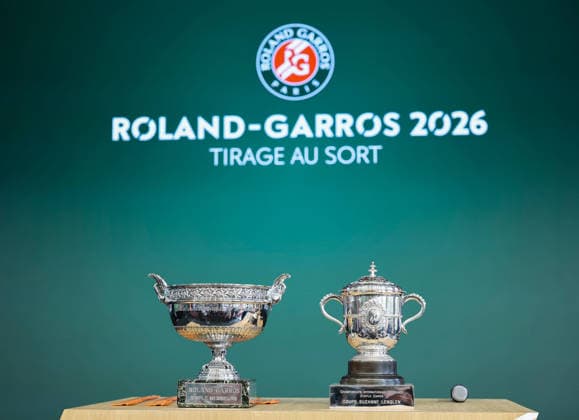 (260522) -- PARIS, May 22, 2026 -- The men s and women s trophies are displayed before the draw for the French Open tennis tournament, at Roland Garros Stadium in Paris, France, on May 21, 2026. ) (SP)FRANCE-PARIS-TENNIS-FRENCH OPEN-DRAW WuxHuiwo 