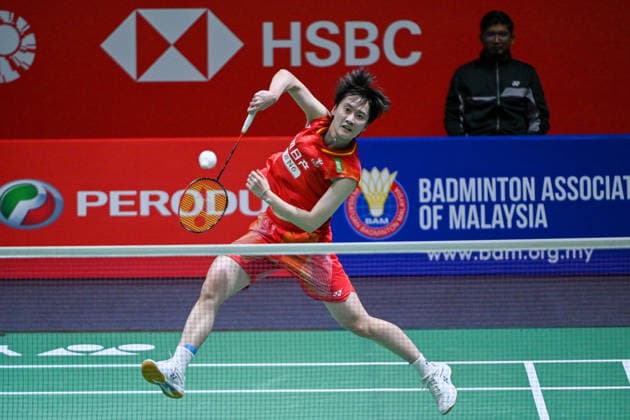 (260522) -- KUALA LUMPUR, May 22, 2026 -- Chen Yufei of China competes during the women s singles quarterfinal match between Chen Yufei of China and Pitchamon Opatniputh of Thailand at 2026 Malaysia Masters badminton tournament in Kuala Lumpur, Malaysia, May 22, 2026. (Photo by Xinhua) (SP)MALAYSIA-KUALA LUMPUR-BADMINTON-MALAYSIA MASTERS-WOMEN S SINGLES ChongxVoonxChung 