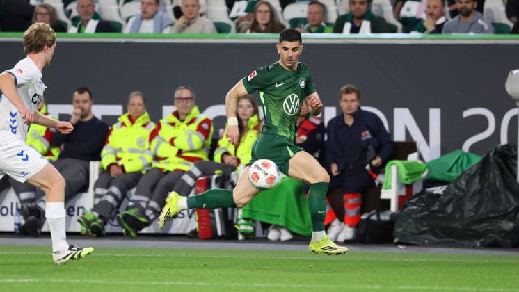 VfL vs. Paderborn, Relegation Wolfsburg, 21.05.2026, Fußball, Herren, Relegation, Saison 2025 2026, VfL Wolfsburg vs. SC Paderborn 07: Konstantinos Koulierakis (VfL Wolfsburg) (DFL DFB REGULATIONS PROHIBIT ANY USE OF PHOTOGRAPHS as IMAGE SEQUENCES and or QUASI-VIDEO) Volkswagen Arena Niedersachsen Deutschland *** VfL vs Paderborn, Relegation Wolfsburg, 21 05 2026, Football, Men, Relegation, Season 2025 2026, VfL Wolfsburg vs SC Paderborn 07 Konstantinos Koulierakis VfL Wolfsburg DFL DFB REGULATIONS PROHIBIT ANY USE OF PHOTOGRAPHS as IMAGE SEQUENCES and or QUASI VIDEO Volkswagen Arena Niedersachsen Germany