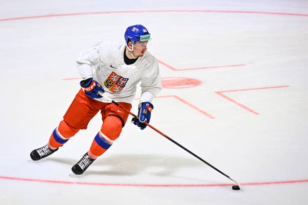 Jan Mandat attends Czech national Ice hockey, Eishockey team training session at the 2026 IIHF Ice Hockey World Championship, WM, Weltmeisterschaft in Fribourg, Switzerland, on May 22, 2026. (CTKxPhoto RadekxPetrasek) CTKPhotoP2026052202950  CTKPhotoP2026052202950