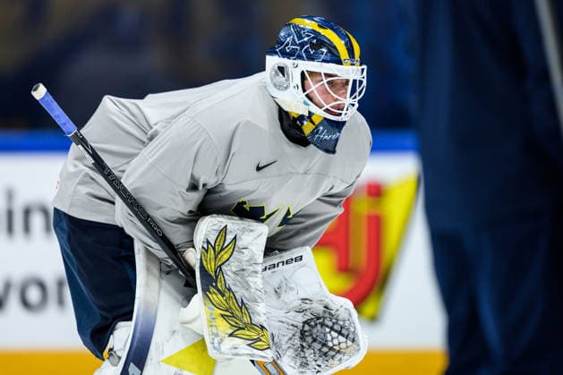260522 Goaltender Love Härenstam of Sweden at a practice session during the 2026 IIHF Ice hockey, Eishockey World Championship, WM, Weltmeisterschaft on May 22, 2026 in Fribourg. Photo: Jesper Zerman BILDBYRAN kod JZ JZ0725 ishockey ice hockey ishockey-vm 2026 vm 2026 iihf world championship träning practice sverige sweden day 8 bbeng sverige sweden Copyright: JESPERxZERMAN BB260522JZ003
