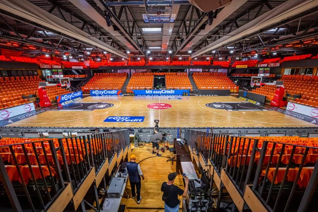1. Basketball Bundesliga, easyCredit BBL, Saison 2025 2026, Herren, Playoffs, Viertelfinale, Spiel 3, 22.05.2026, RASTA Vechta - ALBA Berlin RASTA Dome (Spielstätte - RASTA Vechta) komplett in Orange Vechta RASTA Dome Niedersachsen Deutschland