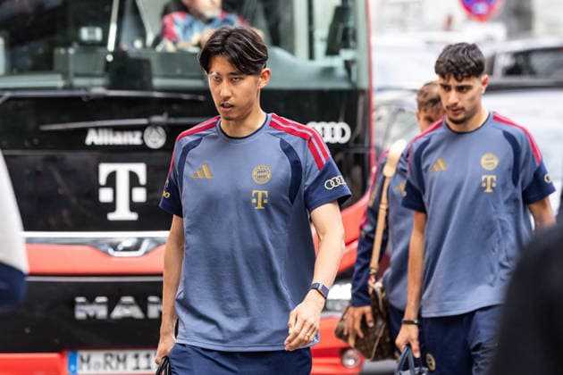 GER, DFB-Pokalfinale, Training und Pressekonferenz, FC Bayern München - VfB Stuttgart. 22.05.2026, Olympiastadion, Olympiastadion, GER, DFB-Pokalfinale, Training und Pressekonferenz, FC Bayern München - VfB Stuttgart. Hiroki Ito (FC Bayern München 21) bei der Ankunft im Hotel Â