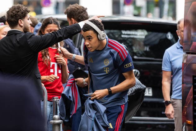 GER, DFB-Pokalfinale, Training und Pressekonferenz, FC Bayern München - VfB Stuttgart. 22.05.2026, Olympiastadion, Olympiastadion, GER, DFB-Pokalfinale, Training und Pressekonferenz, FC Bayern München - VfB Stuttgart. Jamal Musiala (FC Bayern München 10) bei der Ankunft im Hotel Â